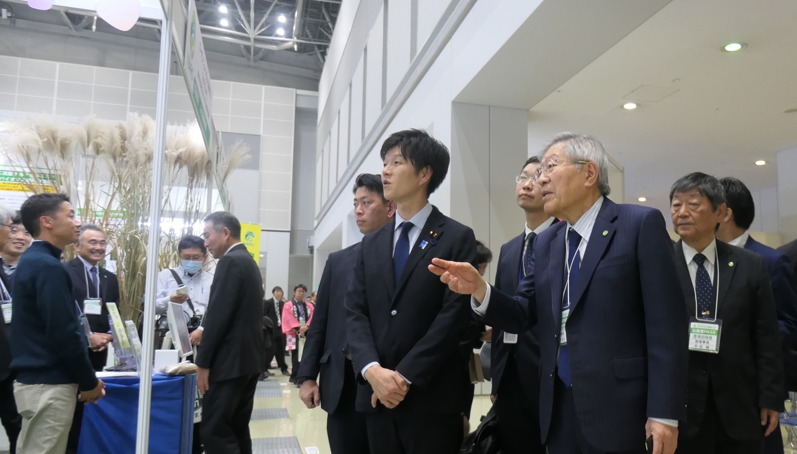 大臣視察の様子